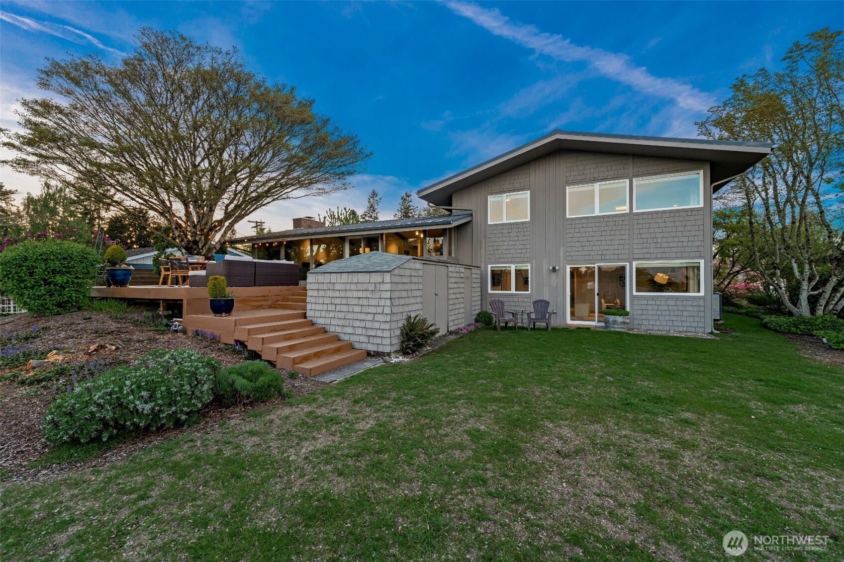 Bellevue, Washington, 98008, United States, 4 Bedrooms Bedrooms, ,3 BathroomsBathrooms,Residential,Pending,2051940