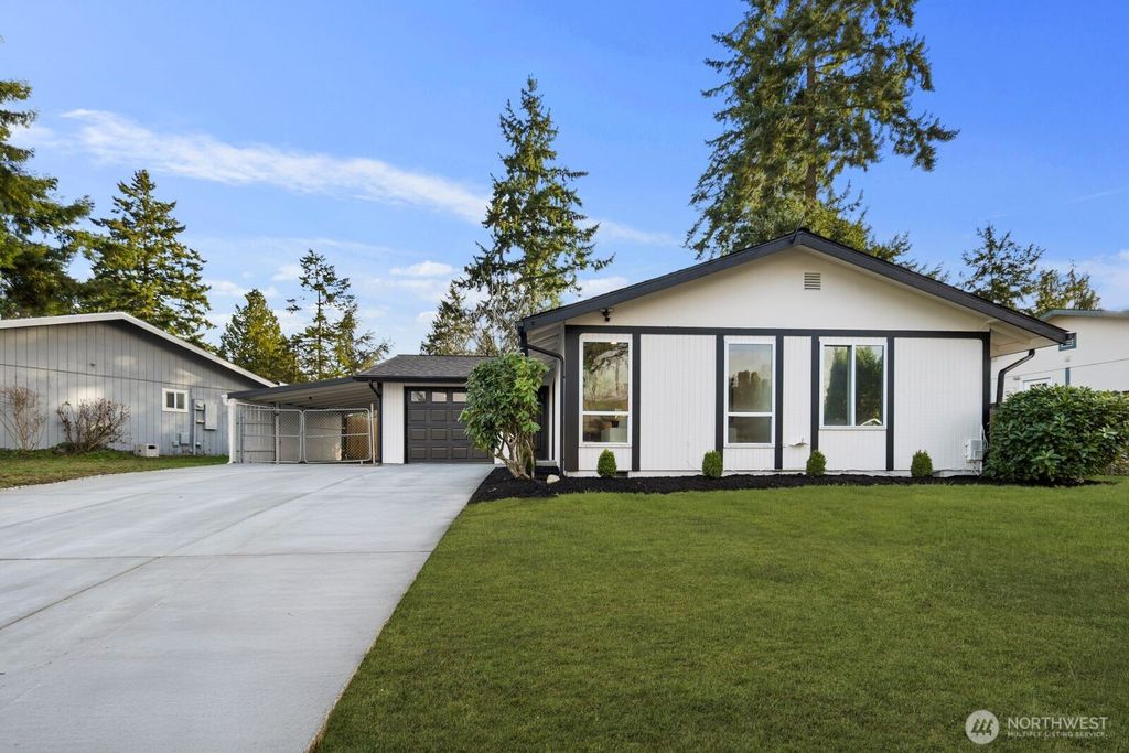 Photo of 28316 20th Avenue S, Federal Way, WA 98003 (MLS # 2462763)