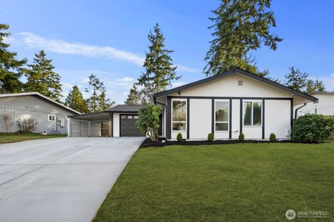 Photo of 28316 20th Avenue S, Federal Way, WA 98003 (MLS # 2462763)