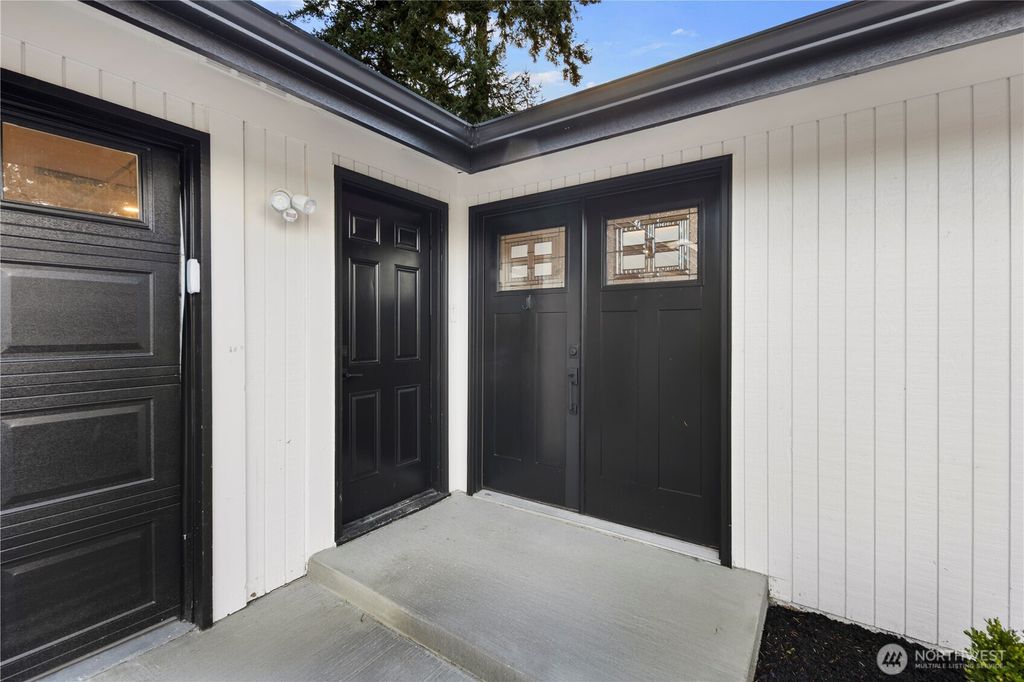 Photo of 28316 20th Avenue S, Federal Way, WA 98003 (MLS # 2462763)