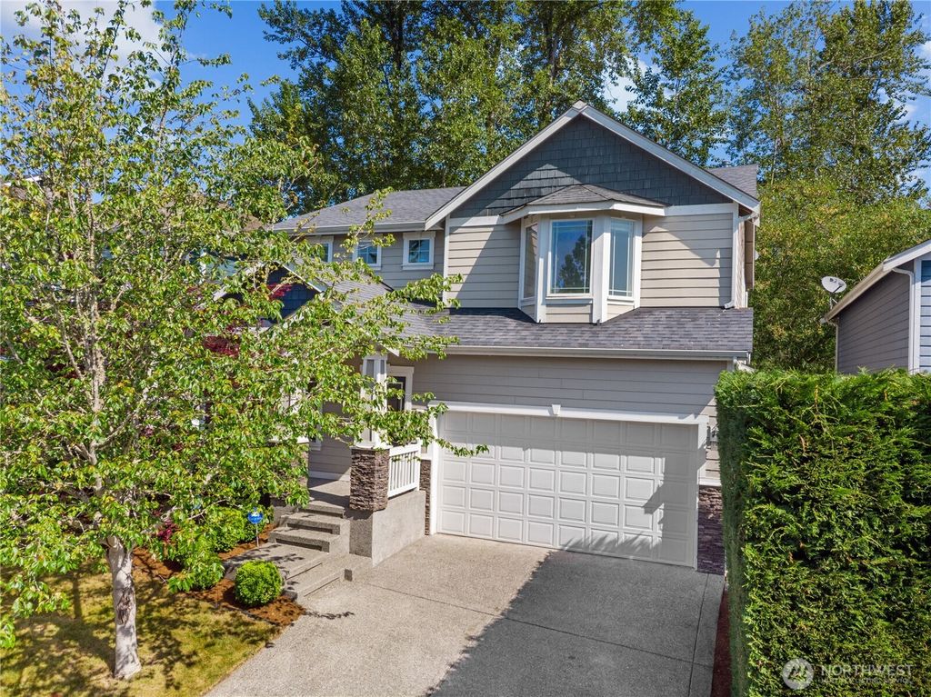 Photo of 5922 NE 199th St St, Kenmore, WA 98028 (MLS # 2381675)