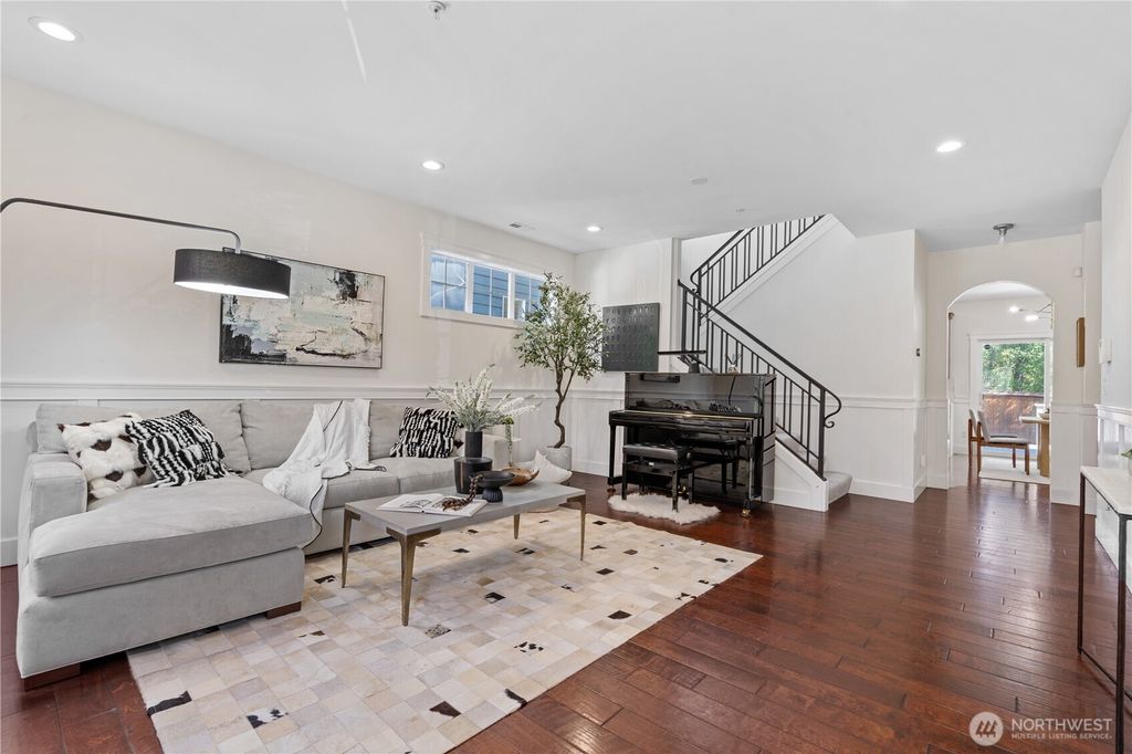 Photo of 5922 NE 199th St St, Kenmore, WA 98028 (MLS # 2381675)