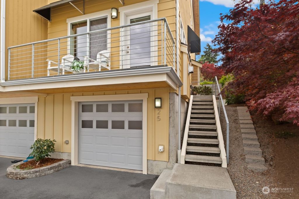 Photo of 25 W Florentia Street, Seattle, WA 98119 (MLS # 2223855)