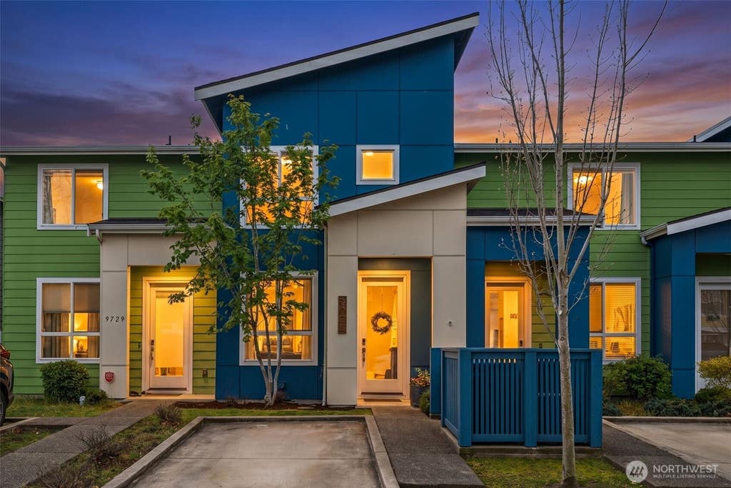 Photo of 9725 10th Place SW, Seattle, WA 98106 (MLS # 2550609)