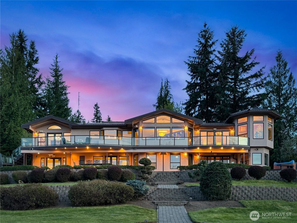 Photo of 17209 SE Cougar Mountain Drive, Bellevue, WA 98006 (MLS # 2361405)