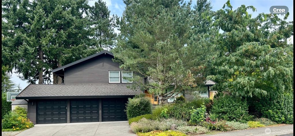 Photo of 18310 NE 19th Place, Bellevue, WA 98008 (MLS # 2427307)