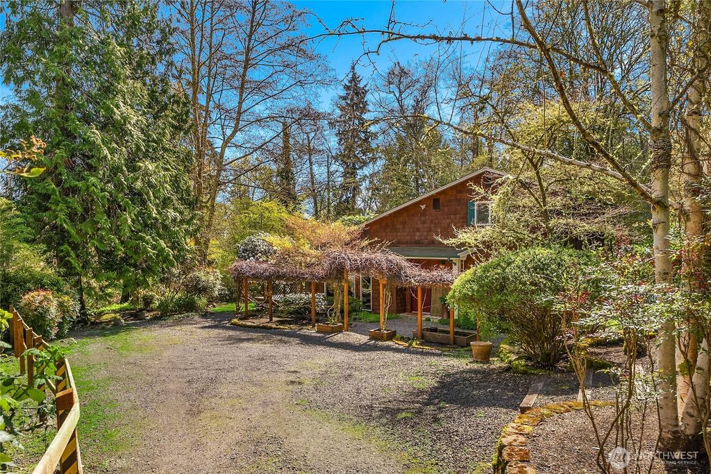 Photo of 15335 Sunrise Drive NE, Bainbridge Island, WA 98110 (MLS # 2503279)