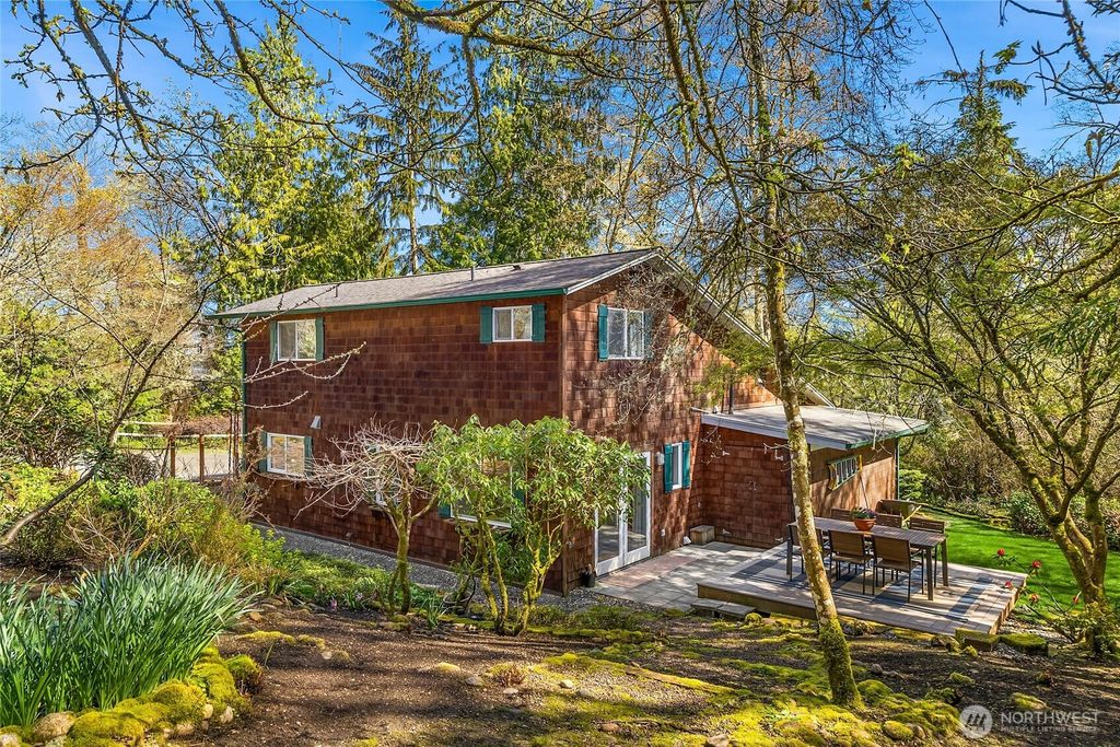 Photo of 15335 Sunrise Drive NE, Bainbridge Island, WA 98110 (MLS # 2503279)