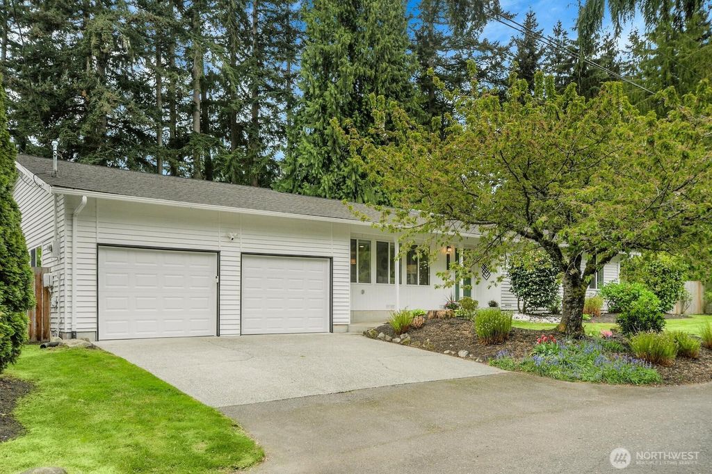 Photo of 15510 56th Avenue W, Edmonds, WA 98026 (MLS # 2367606)