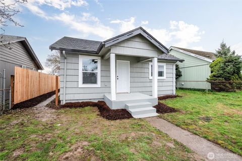 Photo of 288 21st Avenue, Longview, WA 98632 (MLS # 2484508)