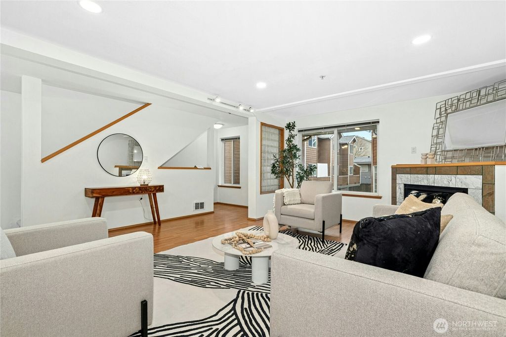 Photo of 726 N 94th Street #B, Seattle, WA 98103 (MLS # 2491566)