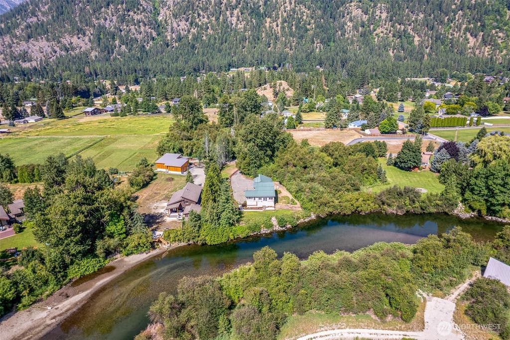 Photo of 87 Outrigger Lane Ln, Leavenworth, WA 98826 (MLS # 2554687)