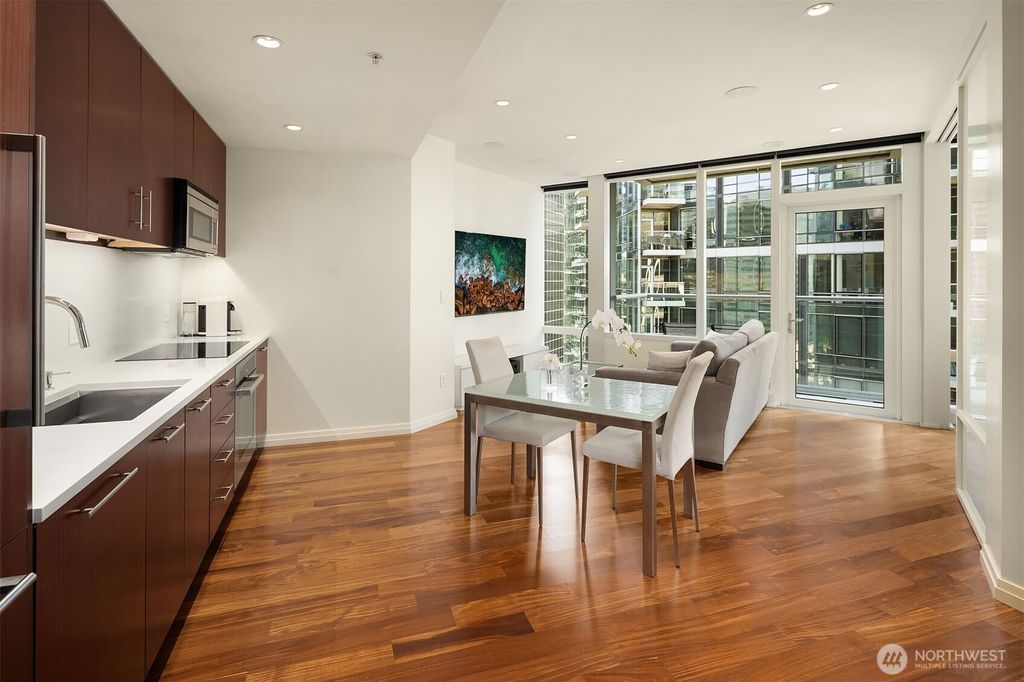 Photo of 500 106th Avenue NE #2009, Bellevue, WA 98004 (MLS # 2458759)