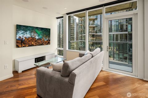 Photo of 500 106th Avenue NE #2009, Bellevue, WA 98004 (MLS # 2458759)