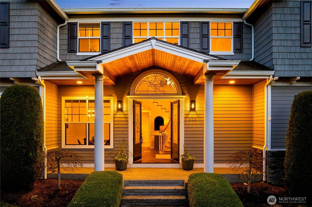 Photo of 11019 NE 104TH Street, Kirkland, WA 98033 (MLS # 2346581)