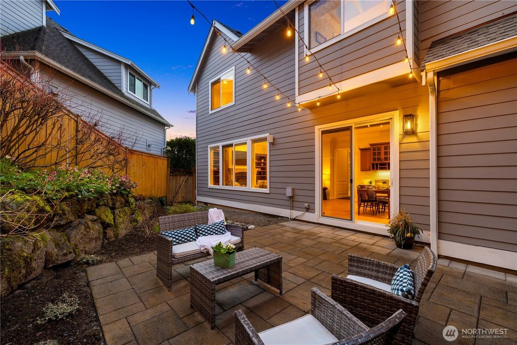 Photo of 11019 NE 104TH Street, Kirkland, WA 98033 (MLS # 2346581)