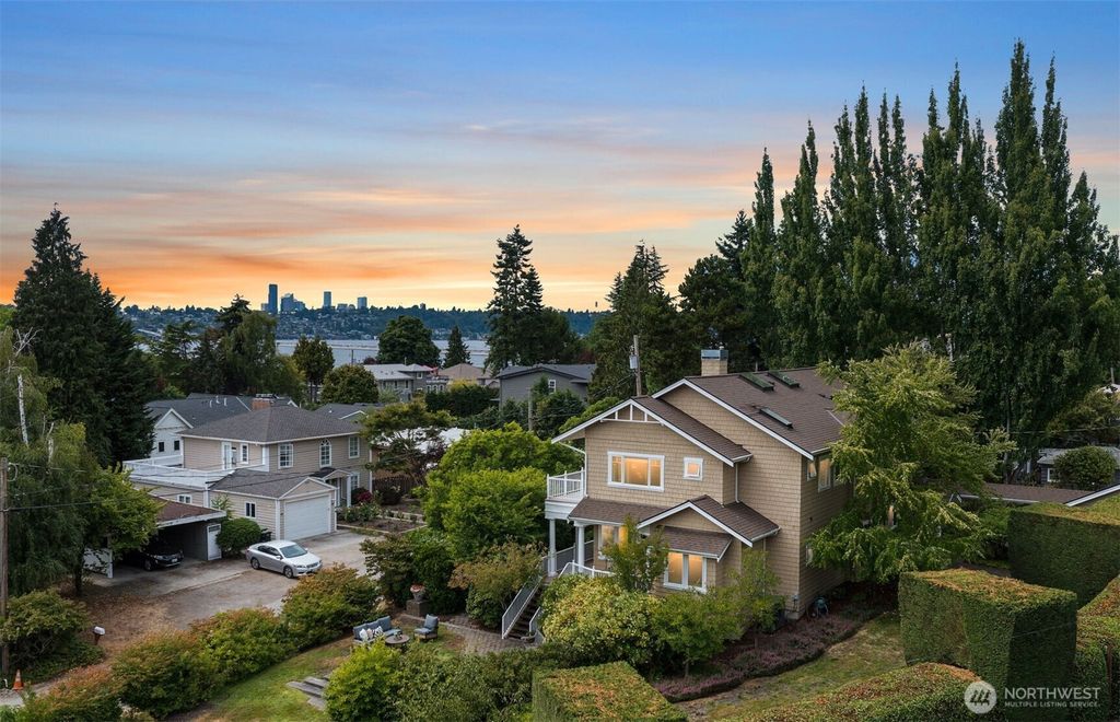 Photo of 3021 W Mercer Way, Mercer Island, WA 98040 (MLS # 2407868)