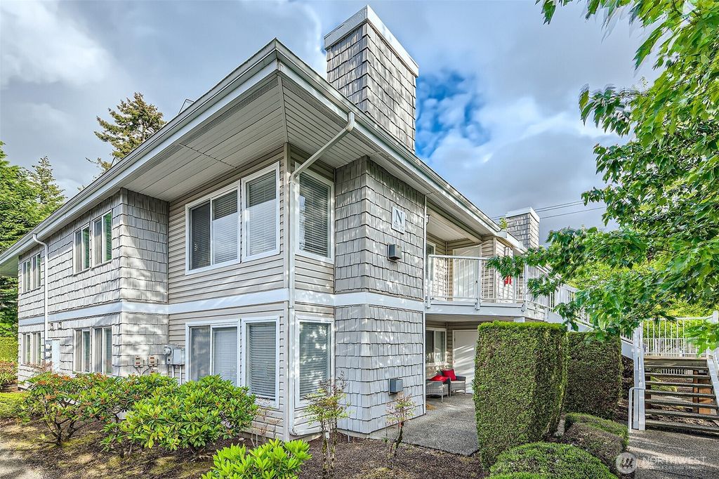 Photo of 11130 SE 208th Street #N204, Kent, WA 98031 (MLS # 2381331)