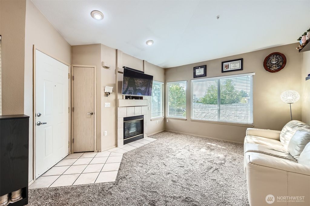 Photo of 11130 SE 208th Street #N204, Kent, WA 98031 (MLS # 2381331)