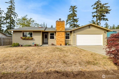 Photo of 566 NW 7th Avenue, Oak Harbor, WA 98277 (MLS # 2582241)