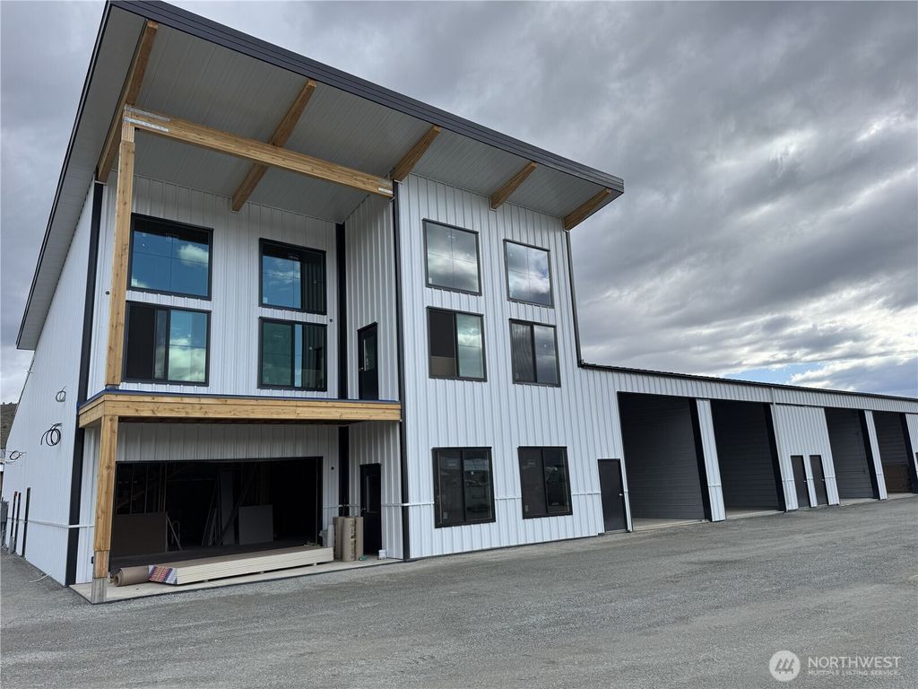 Photo of 73 E Shop Avenue #B8, Chelan, WA 98816 (MLS # 2512778)