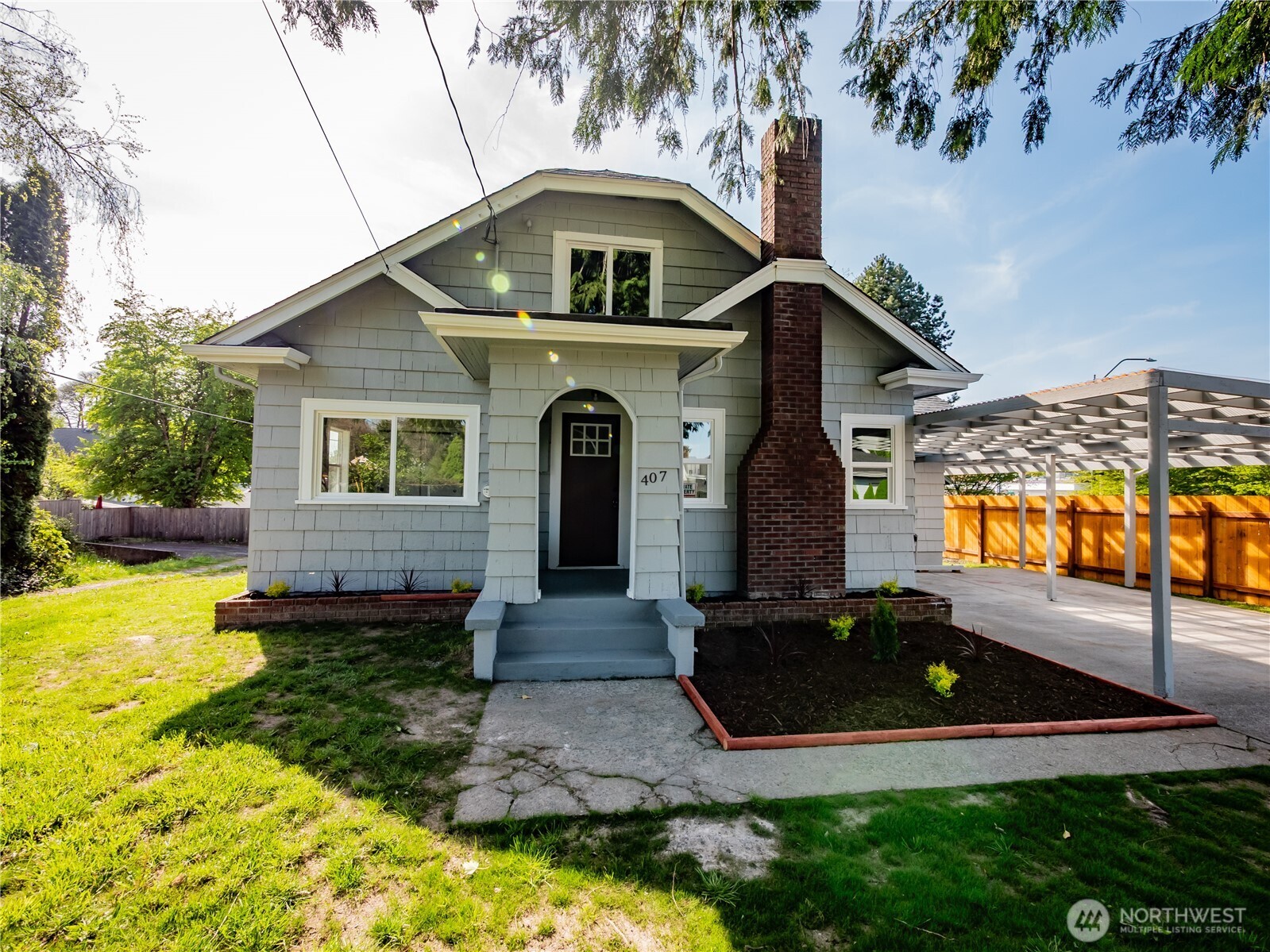 407 FAIRVIEW Street SE