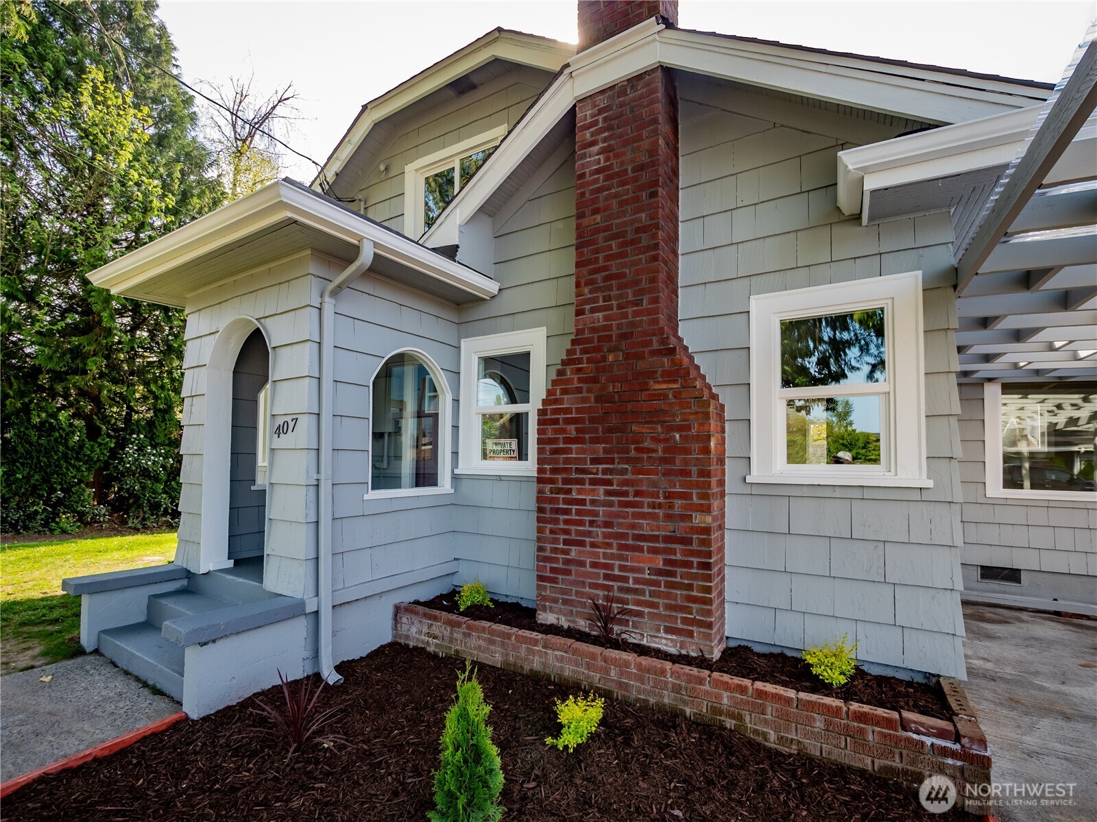 407 FAIRVIEW Street SE