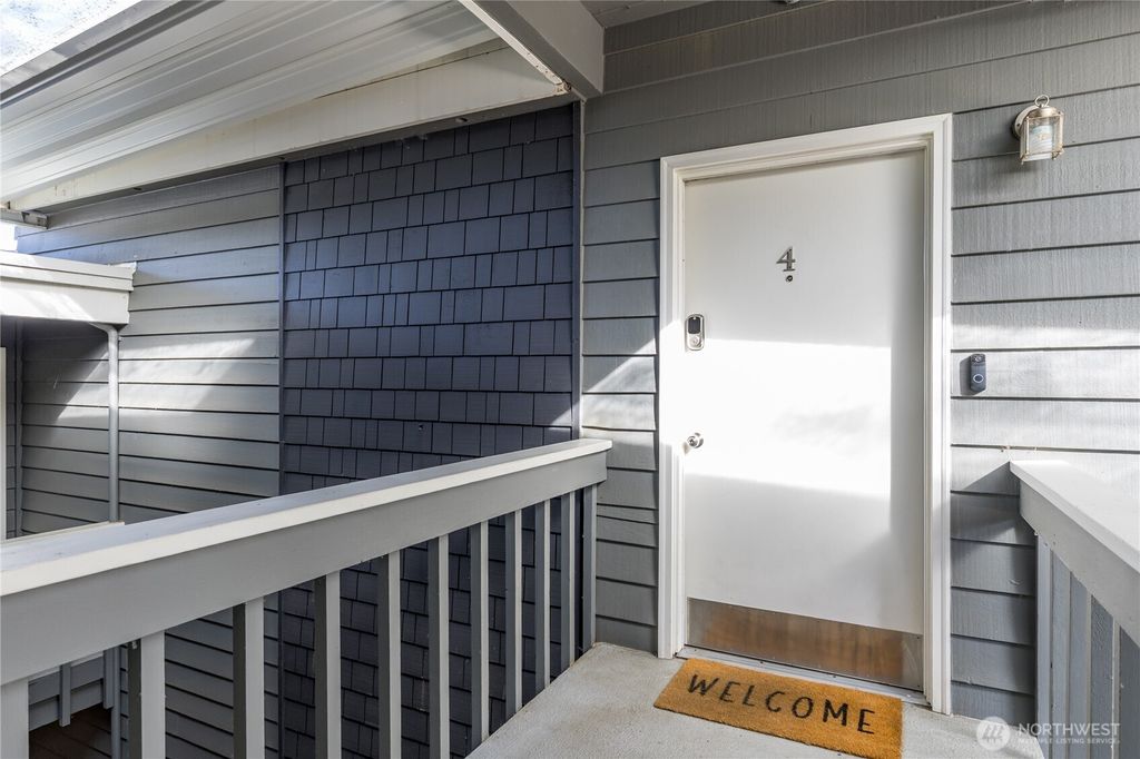 Photo of 1113 Kirkland Avenue #4B, Kirkland, WA 98033 (MLS # 2499854)