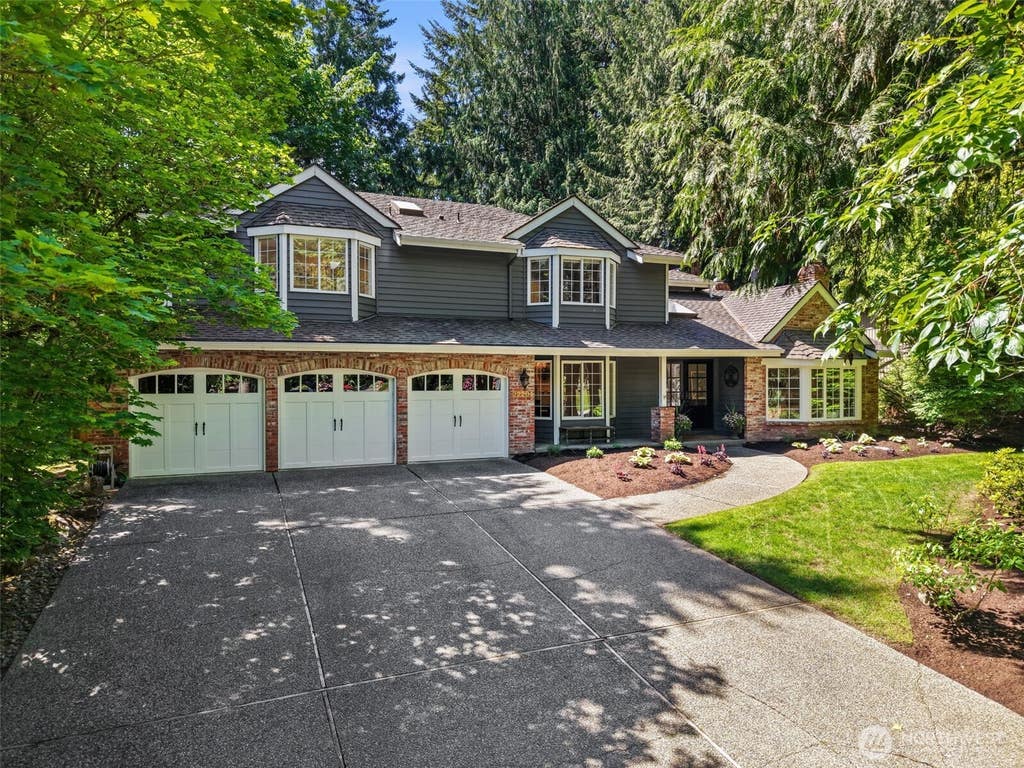 Photo of 22201 NE 28th Place, Sammamish, WA 98074 (MLS # 2533744)