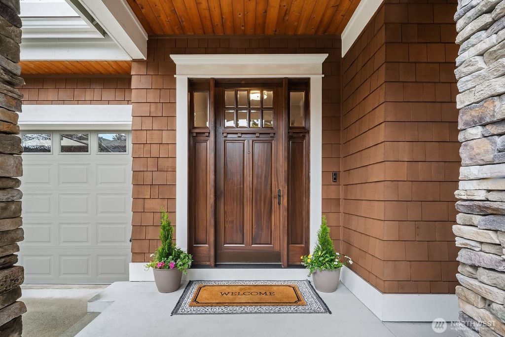Photo of 25611 SE 30th Street, Sammamish, WA 98075 (MLS # 2357223)