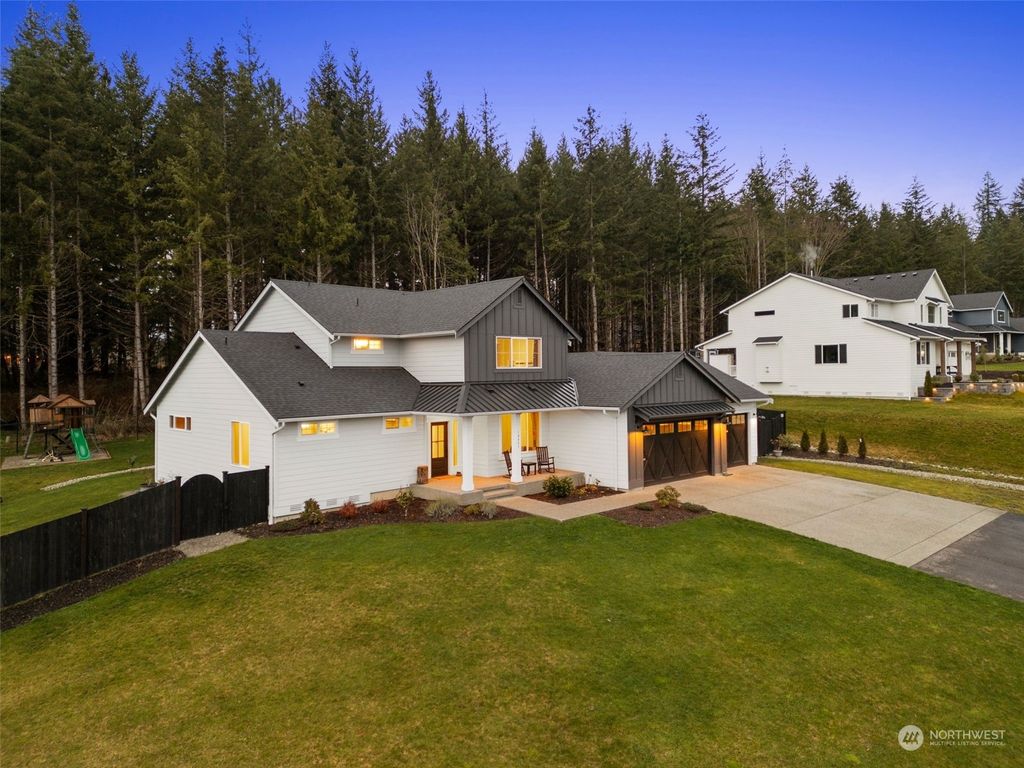 Photo of 14405 107th Street NE, Lake Stevens, WA 98258 (MLS # 2318945)