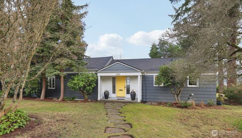 Photo of 16200 38th Avenue NE, Lake Forest Park, WA 98155 (MLS # 2484460)