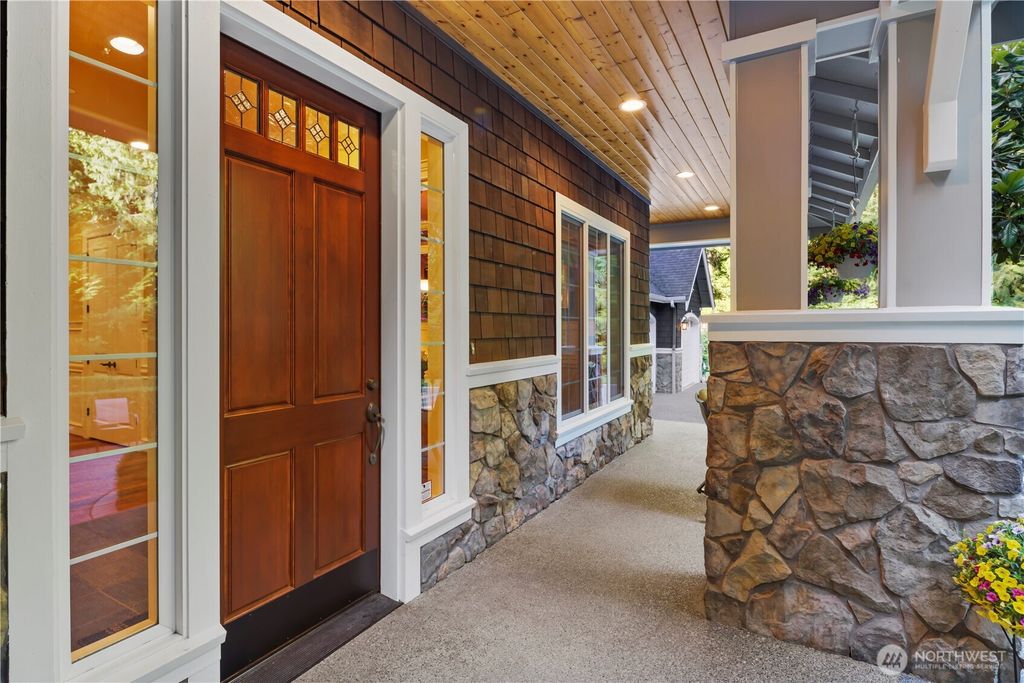 Photo of 25122 NE 18th Street, Sammamish, WA 98074 (MLS # 2542141)