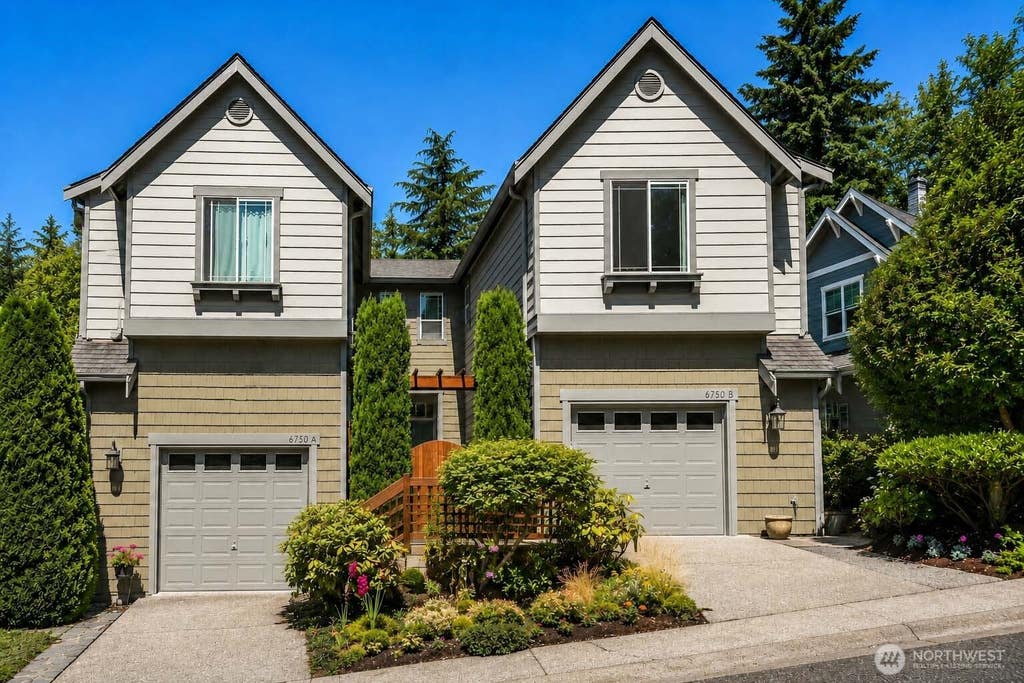 Photo of 6750 163rd Place SE #B, Bellevue, WA 98006 (MLS # 2563074)