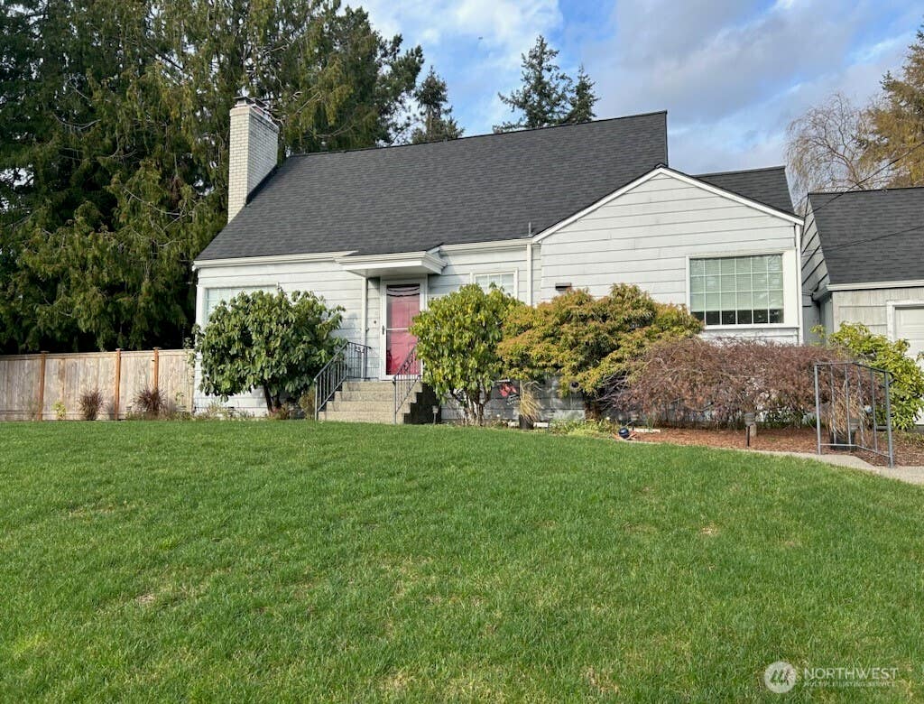Photo of 3634 SW 106th Street, Seattle, WA 98146 (MLS # 2572718)
