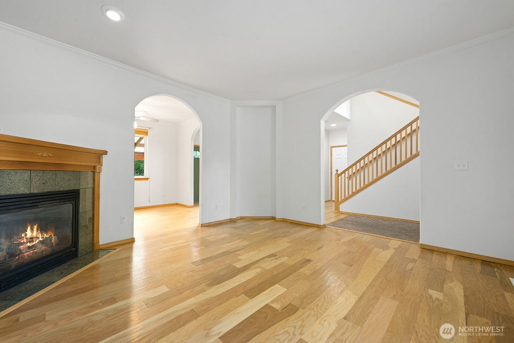 listing image 9367083532219678824
