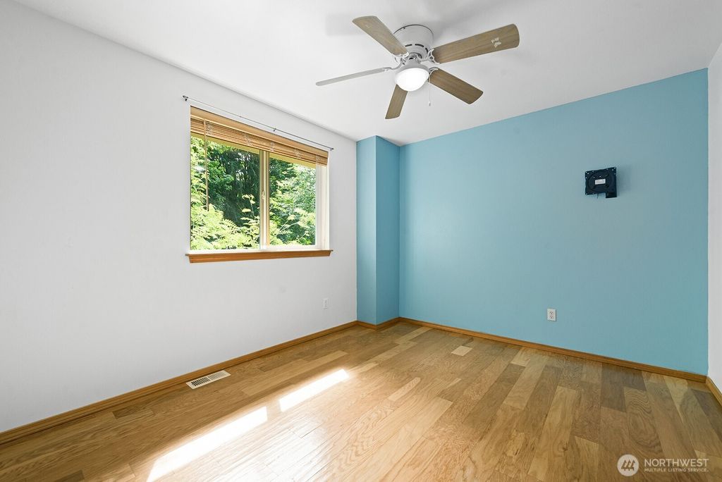 listing image 9367370984639136717