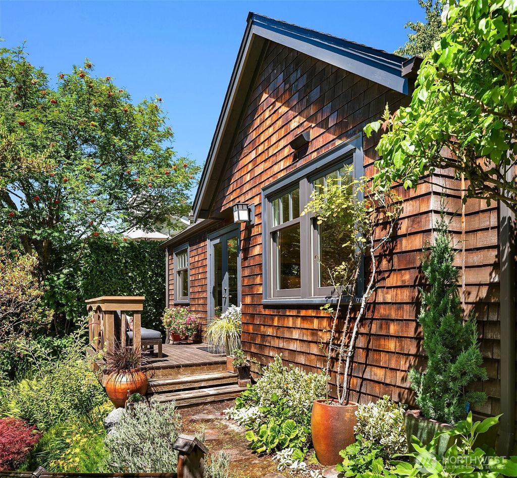 Photo of 4920 51st Avenue S, Seattle, WA 98118 (MLS # 2405238)