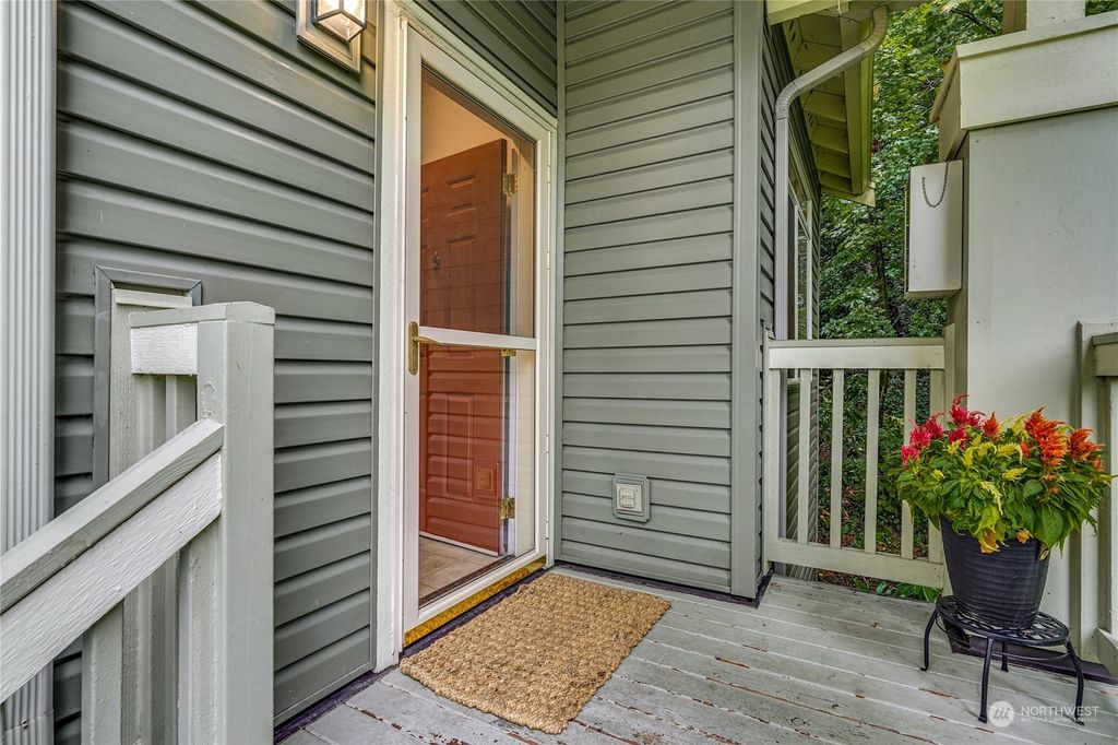 Photo of 17617 NE 92nd Court #2, Redmond, WA 98052 (MLS # 2163090)