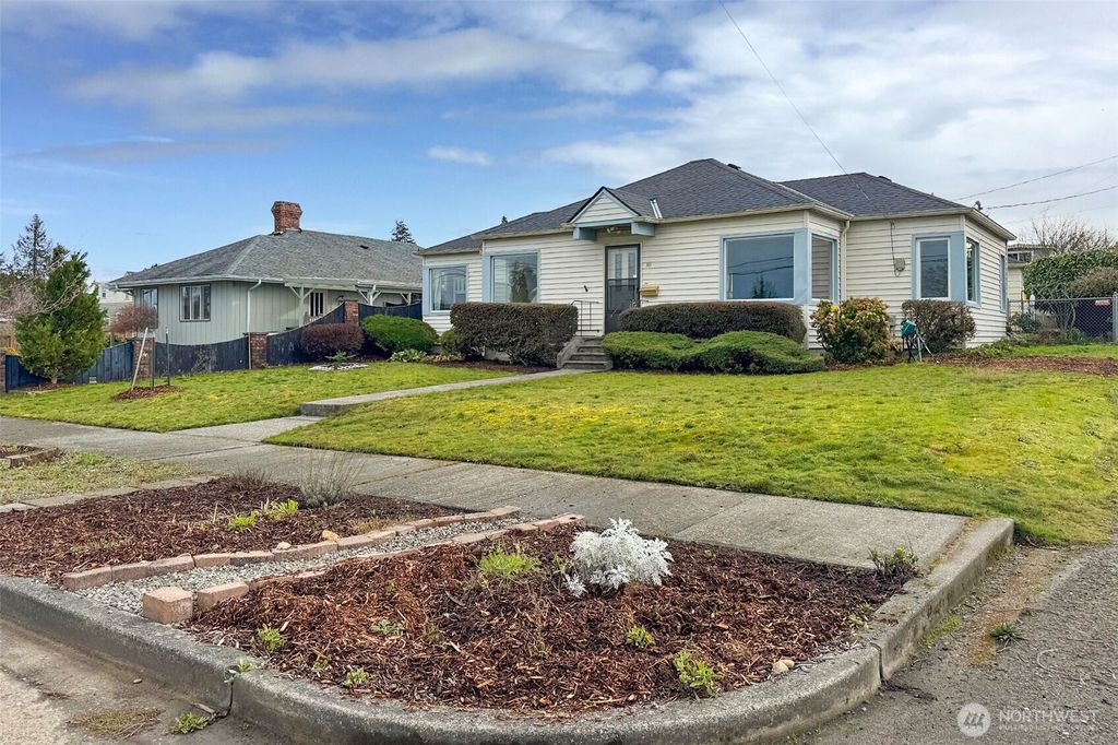 Photo of 311 S Jones Street, Port Angeles, WA 98362 (MLS # 2478017)
