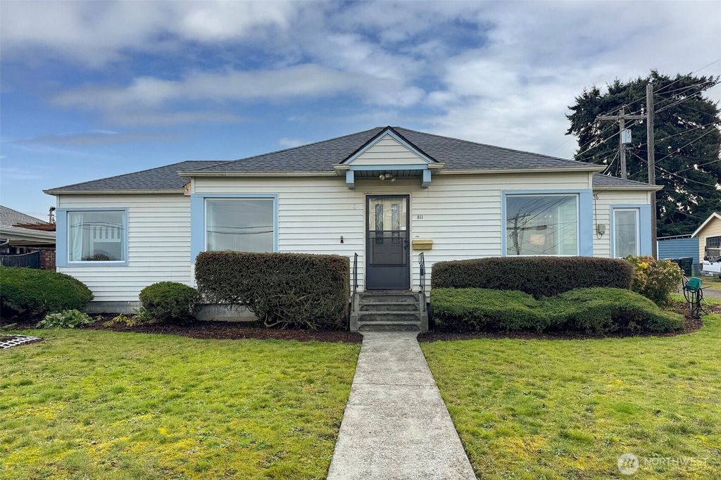 Photo of 311 S Jones Street, Port Angeles, WA 98362 (MLS # 2478017)