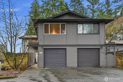 Photo of 1596 Aberdeen Court SE, Renton, WA 98055 (MLS # 2462972)