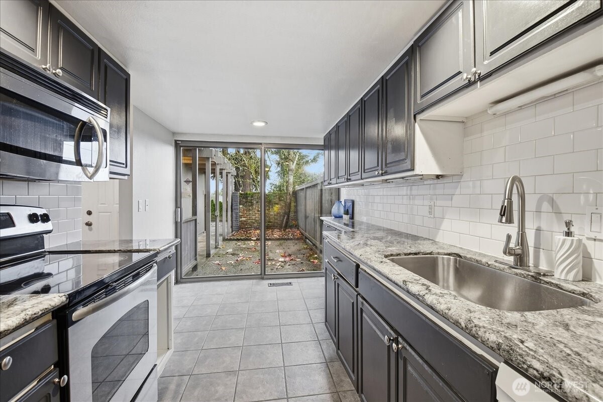 1596 Aberdeen Court SE