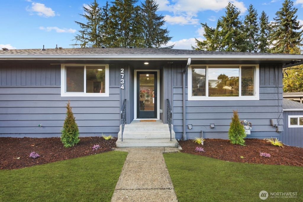 Photo of 2734 Sunset Drive W, University Place, WA 98466 (MLS # 2483029)