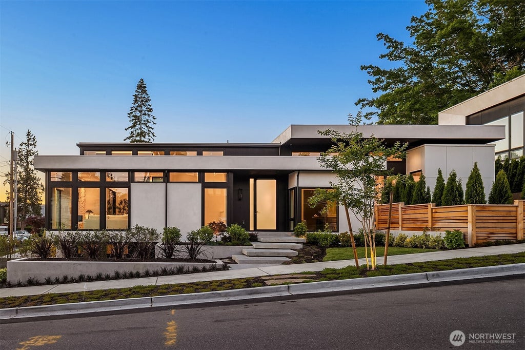 Photo of 10232 NE 65th Street, Kirkland, WA 98033 (MLS # 2580773)