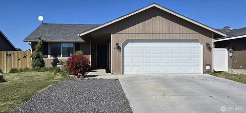 Photo of 1175 E CYPRESS Street, Othello, WA 99344 (MLS # 2388123)