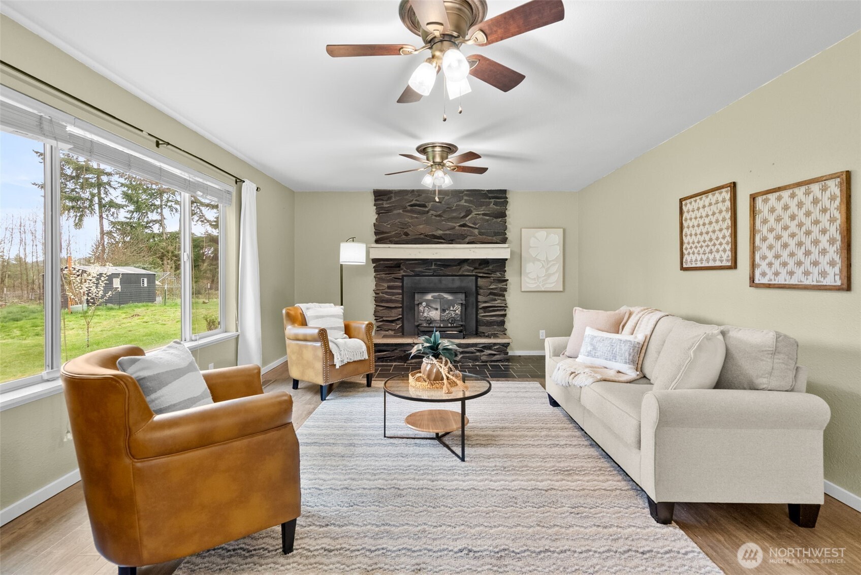 450 NE Riverhill Drive