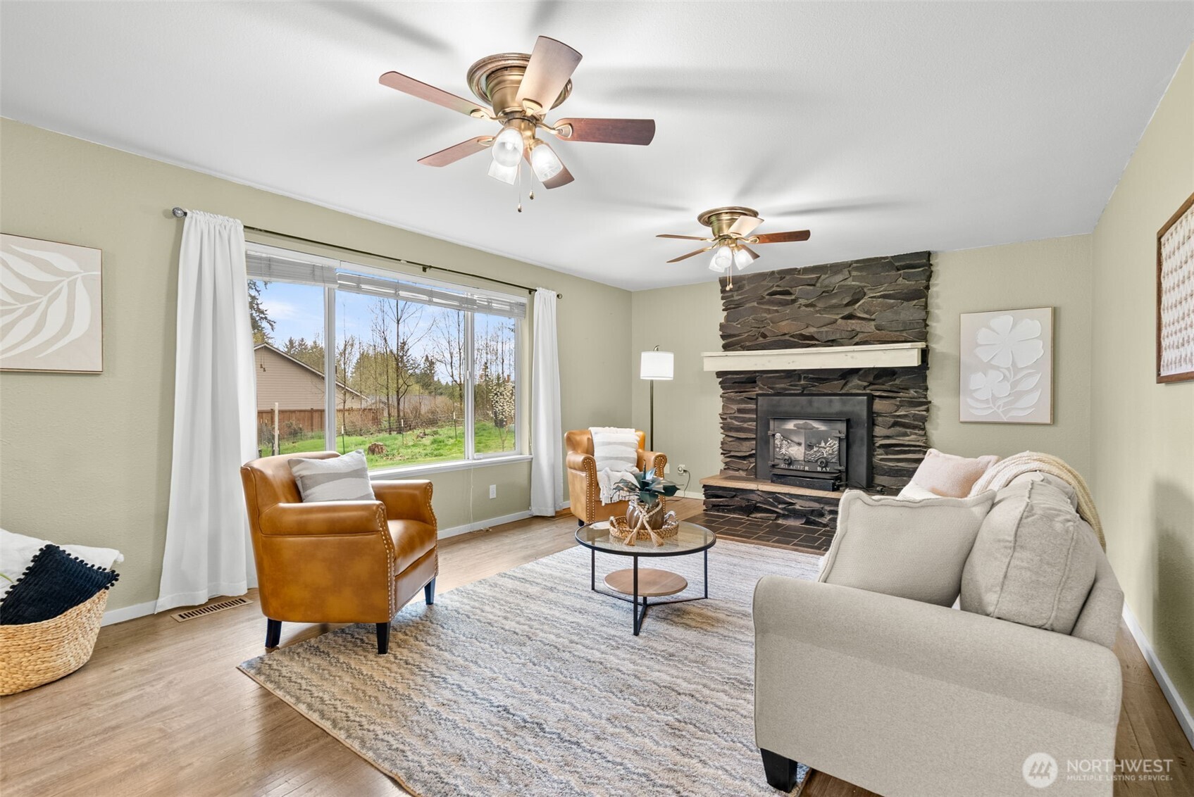 450 NE Riverhill Drive