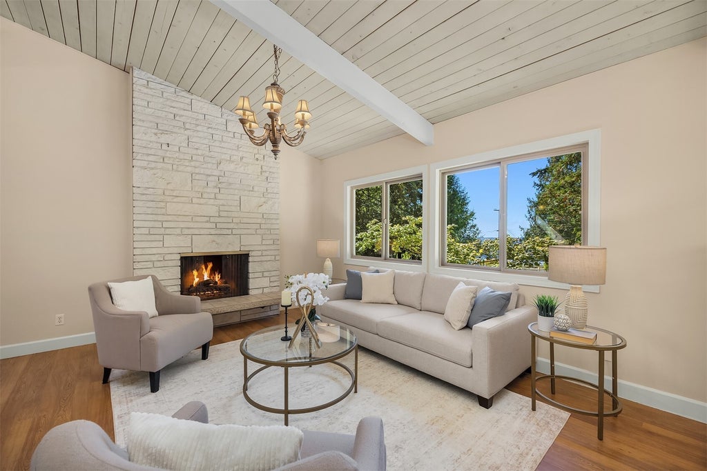 Photo of 12034 206th Place SE, Issaquah, WA 98027 (MLS # 2597414)