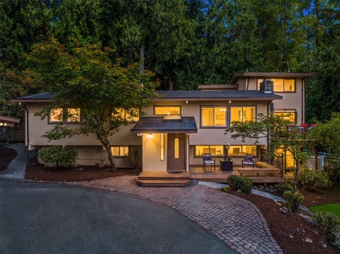 Photo of 12034 206th Place SE, Issaquah, WA 98027 (MLS # 2597414)